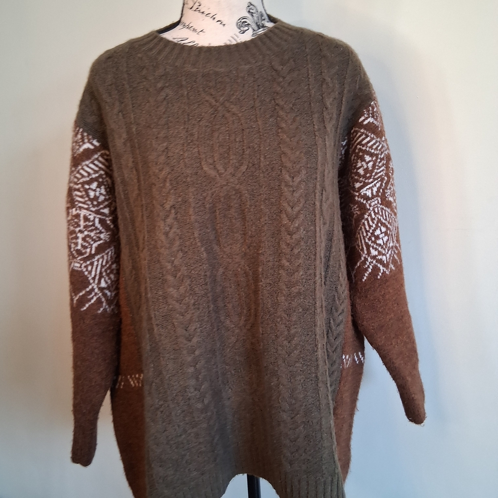 Elegant Olive and Brown Cable Knit Sweater - Picture 3 of 14